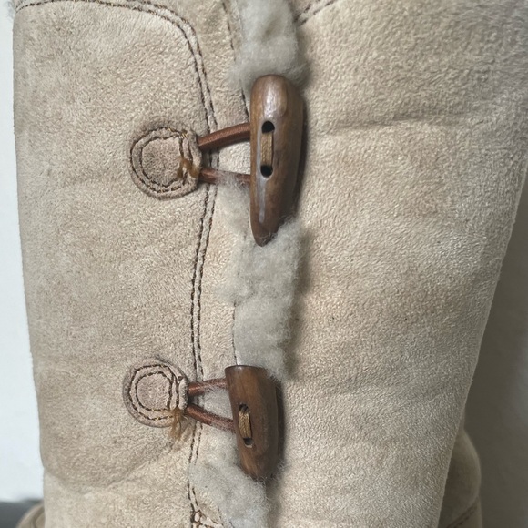 Born Shearling Boots - Ugg Style - Picture 3 of 10